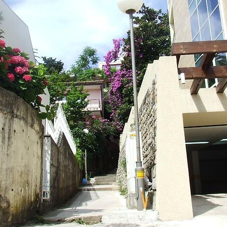 בודווה Sarap Apartments מראה חיצוני תמונה