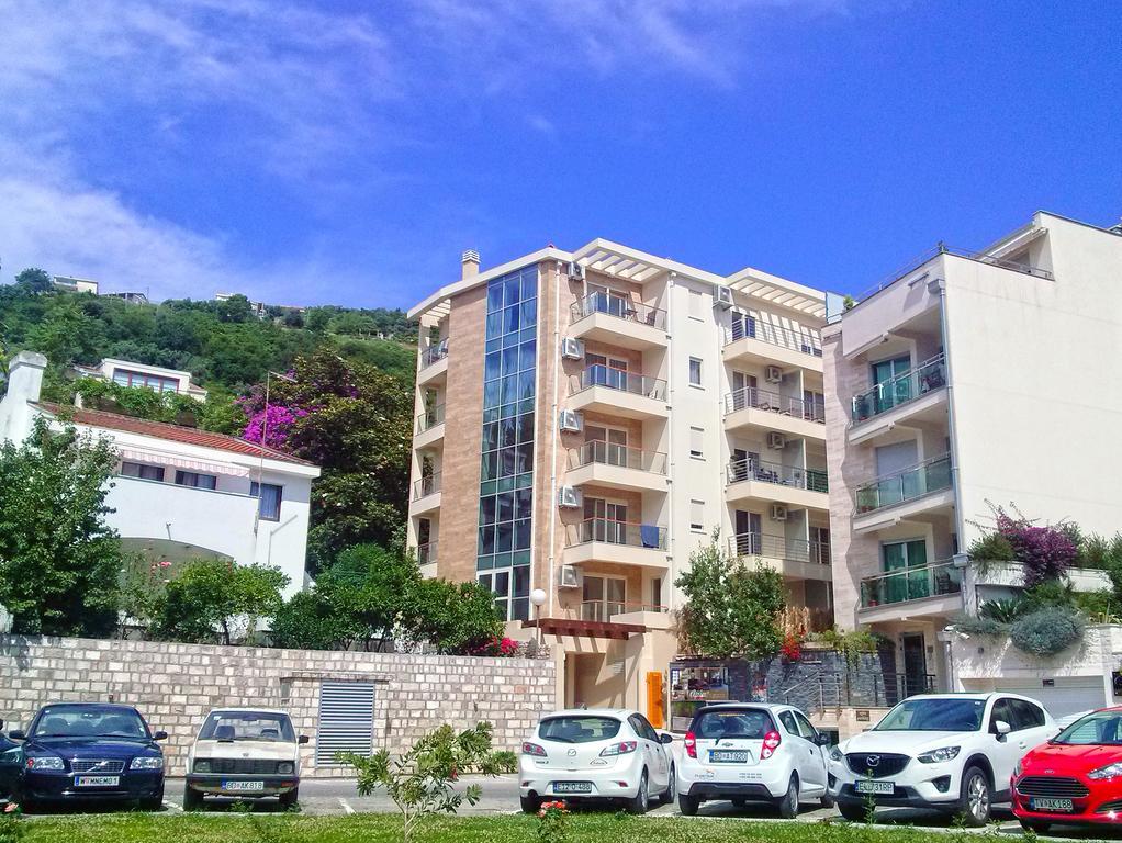בודווה Sarap Apartments מראה חיצוני תמונה