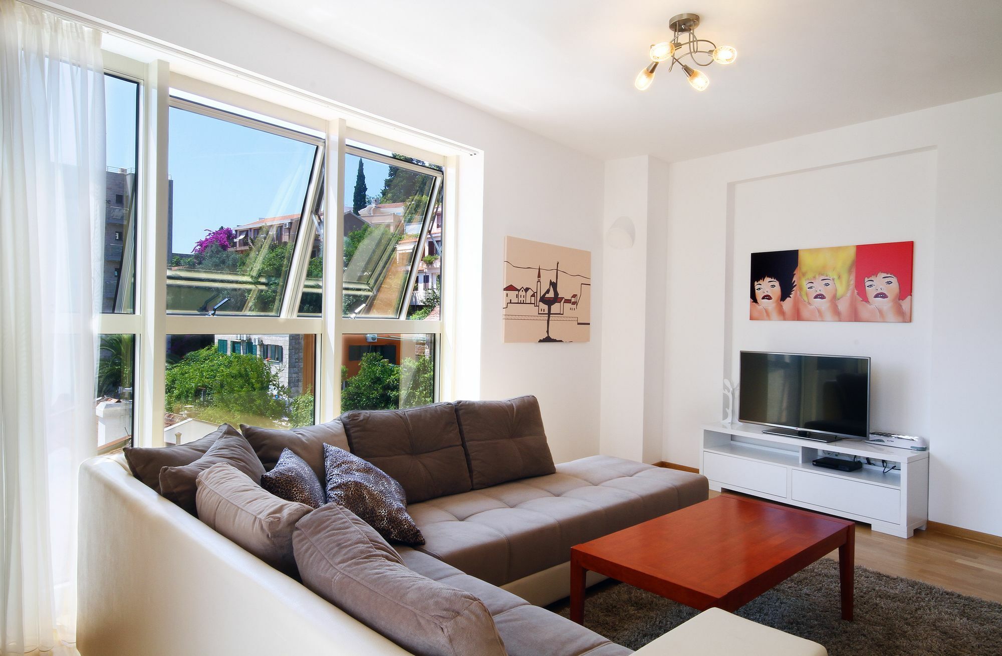 בודווה Sarap Apartments מראה חיצוני תמונה