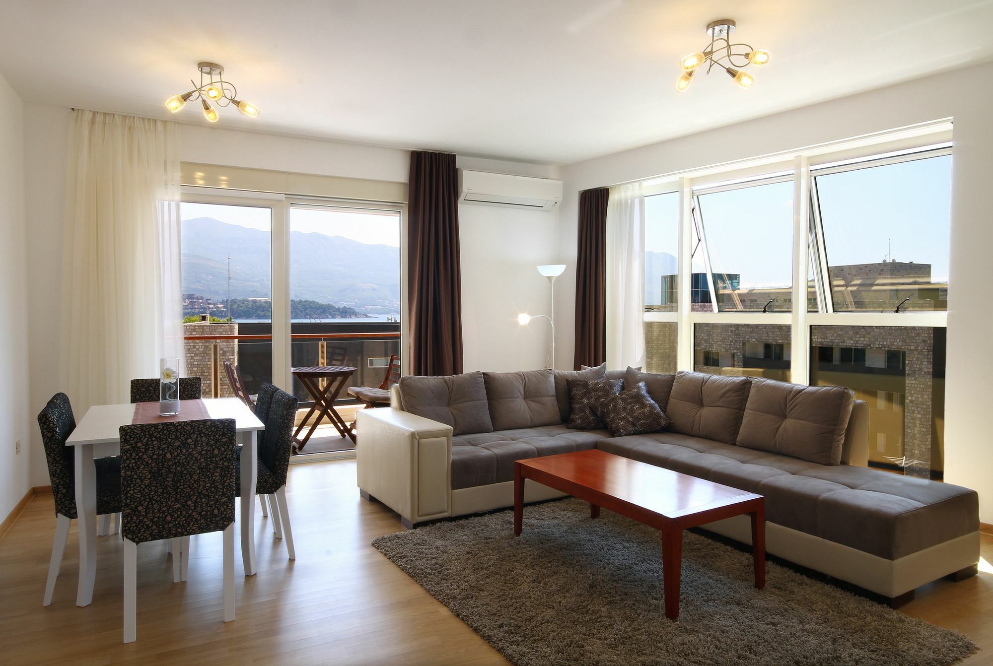 בודווה Sarap Apartments מראה חיצוני תמונה